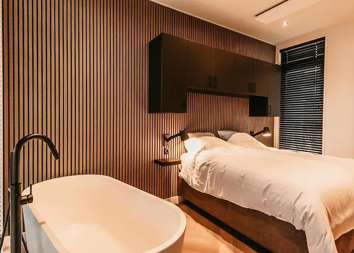 Stylish With Garden Space Semesterbostad *