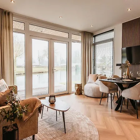 Vakantiehuis Stylish With Garden Space *