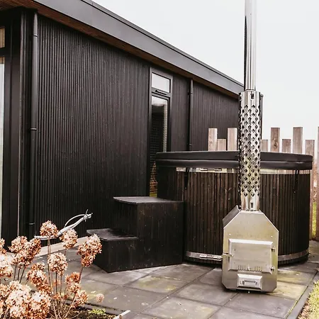 Stylish With Garden Space Vakantiehuis