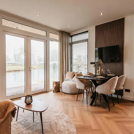 Stylish With Garden Space Vakantiehuis