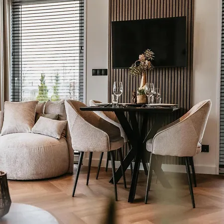 Stylish With Garden Space Vakantiehuis